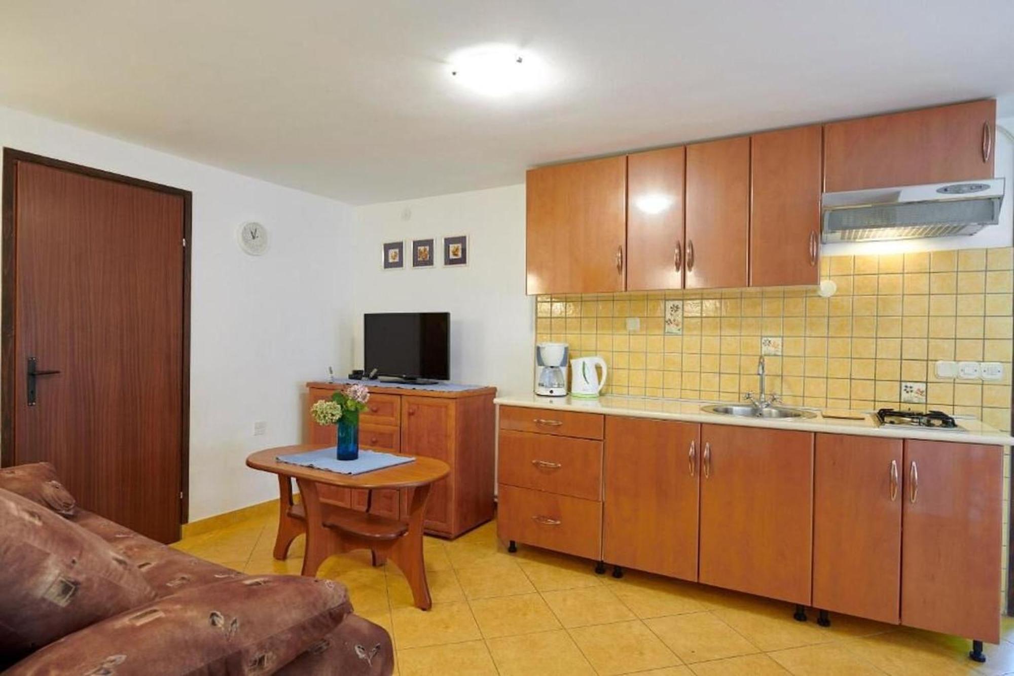 Apartments Davorka 班约勒 外观 照片